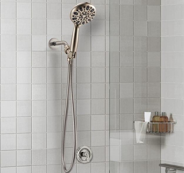 shower-handle-broke-water-running-3-reasons-and-fixes